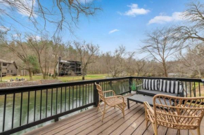 NEW Toccoa River Front - HotTub Fire pit Game Room